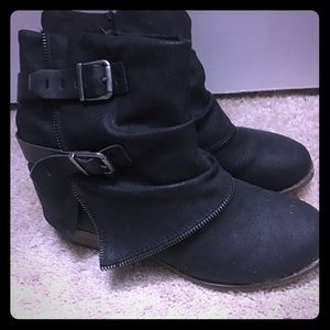 Black buckle boots